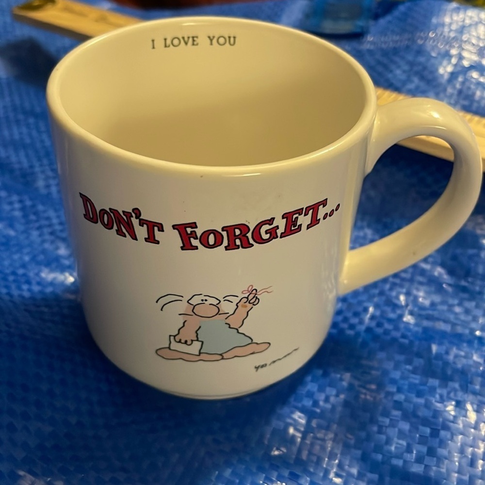 VTG 1987 Yolanda Nave "Don't Forget... I‎ Love You" Cartoon Comic Anna B Mug